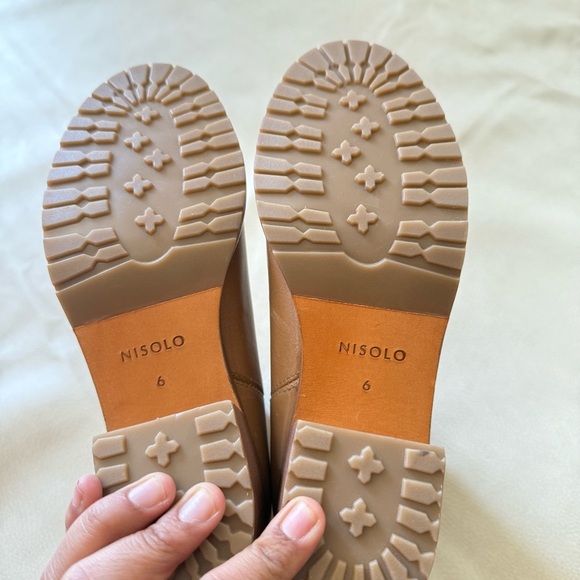 Nisolo Ana Go-To Heeled Chelsea Boot - Picture 13 of 14